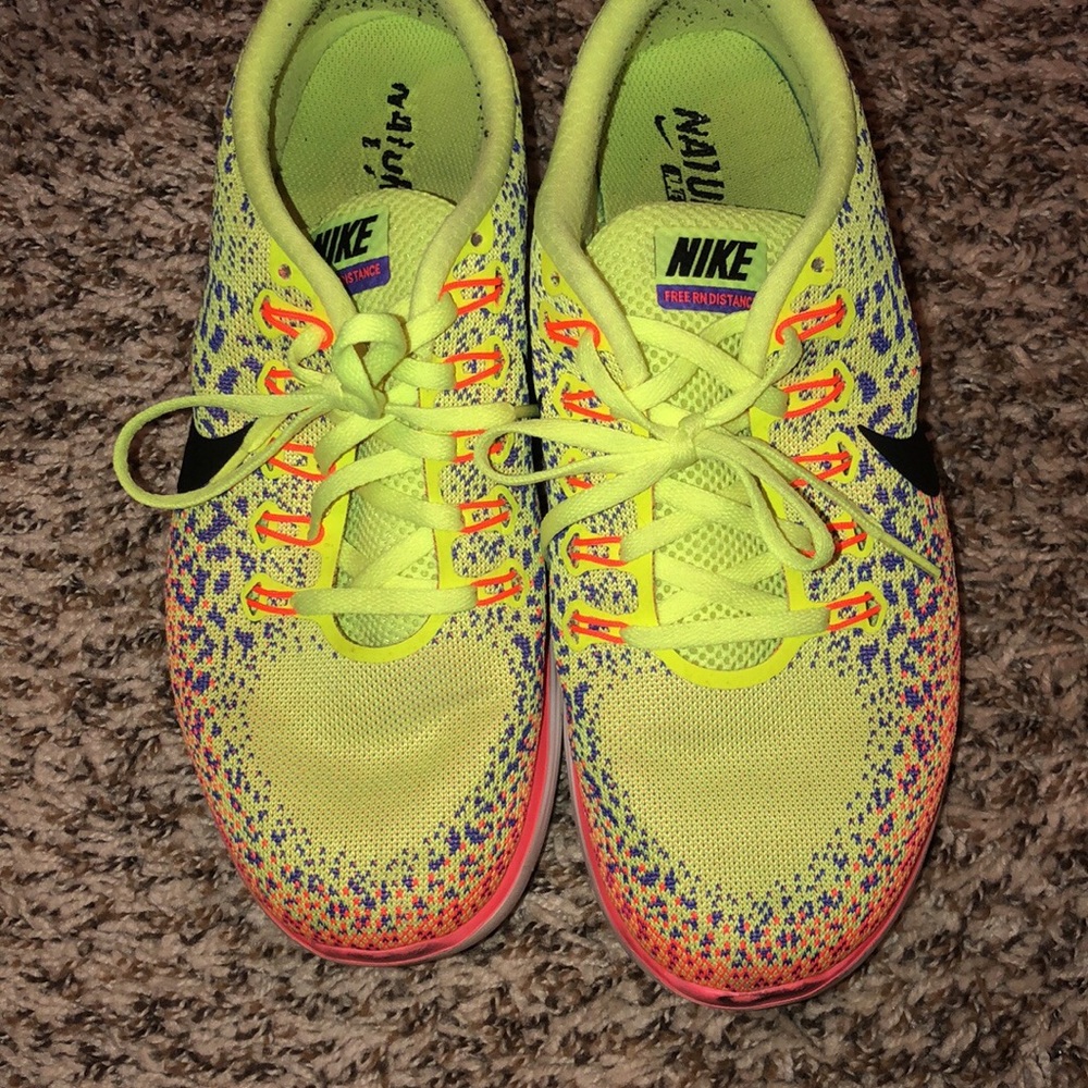 Nike shoes - Picture 2 of 2
